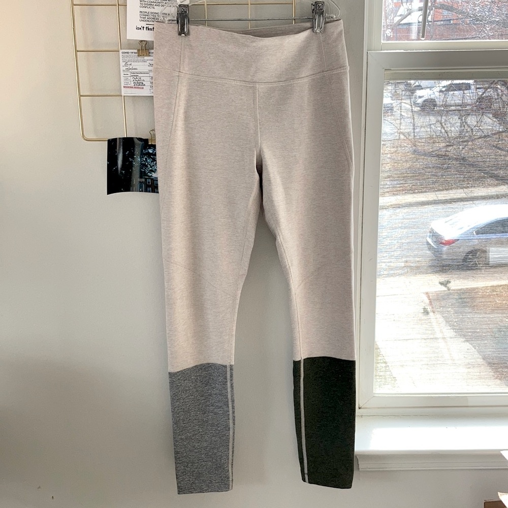 Outdoor Voices dipped 7/8 warmup legging
